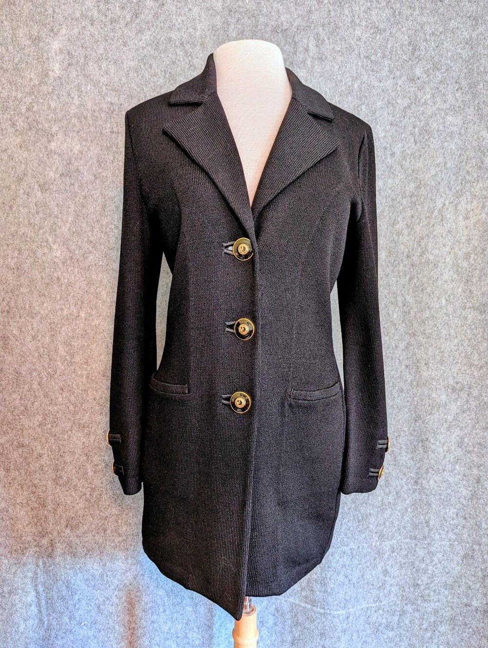 St John Collection Marie Gray Jacket Sz 8 Black Santana Knit Gold Buttons